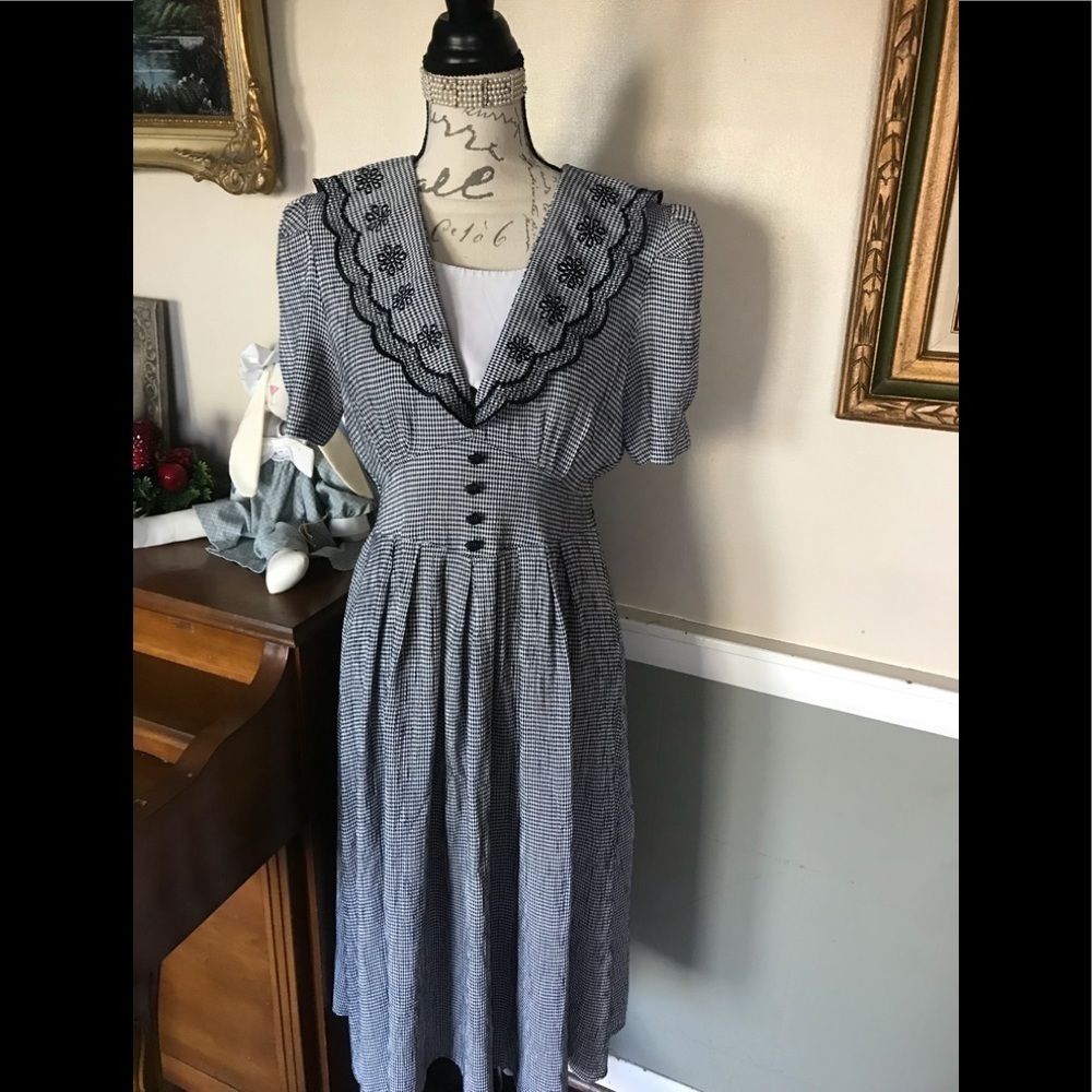 Rare Vintage 1980’s Midi Flower Collar Dress ⭐️FINAL SALE